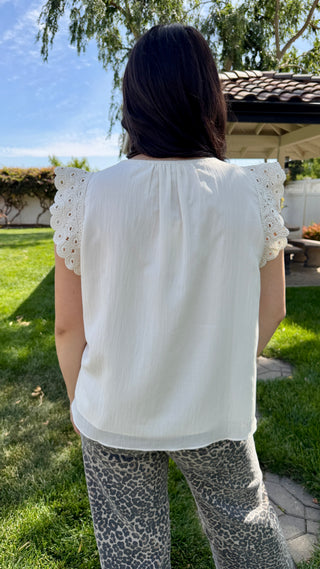 Creme Crotchet Short Sleeve Blouse