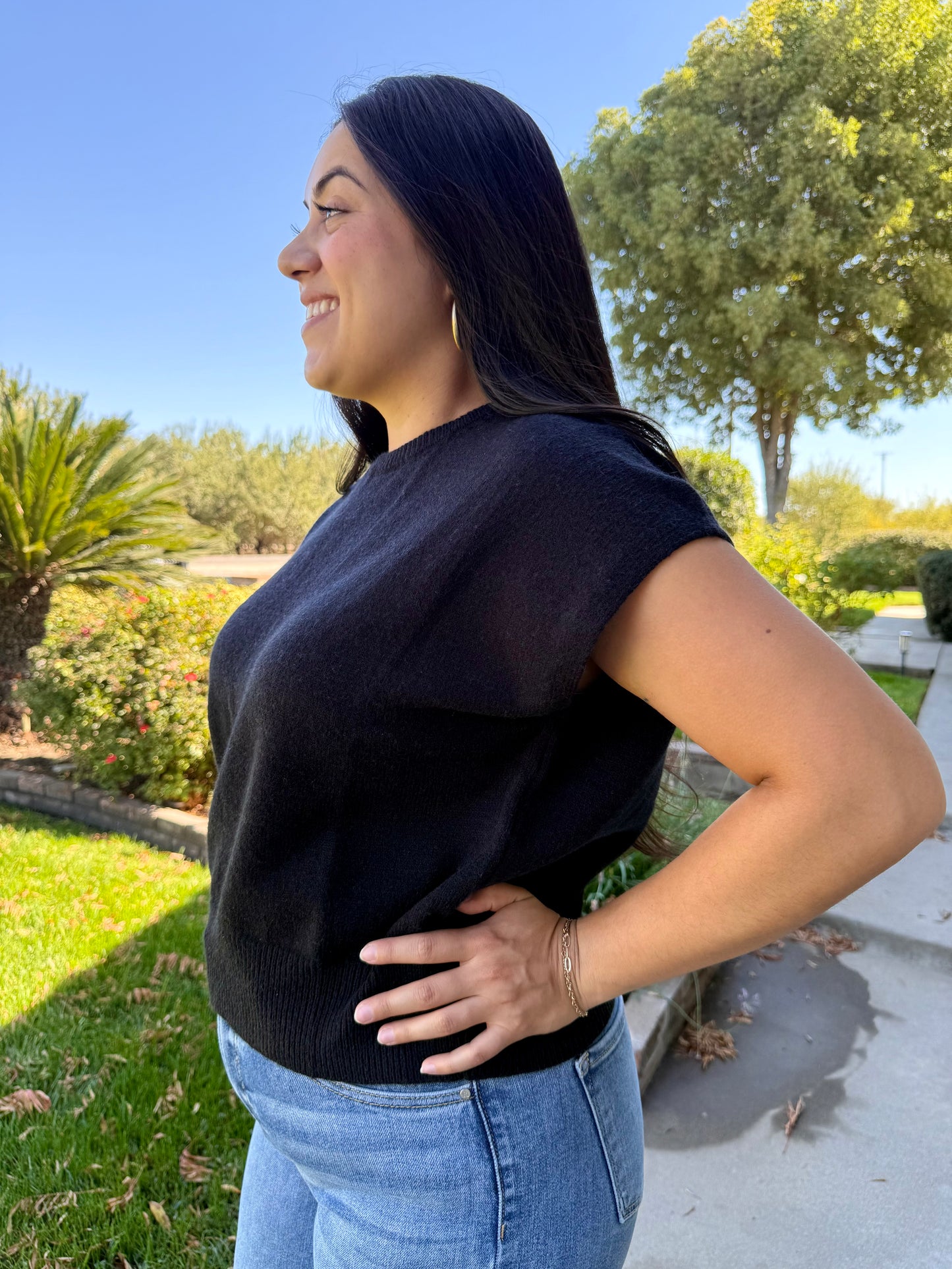 The Short Sleeve Black Knitted Sweater